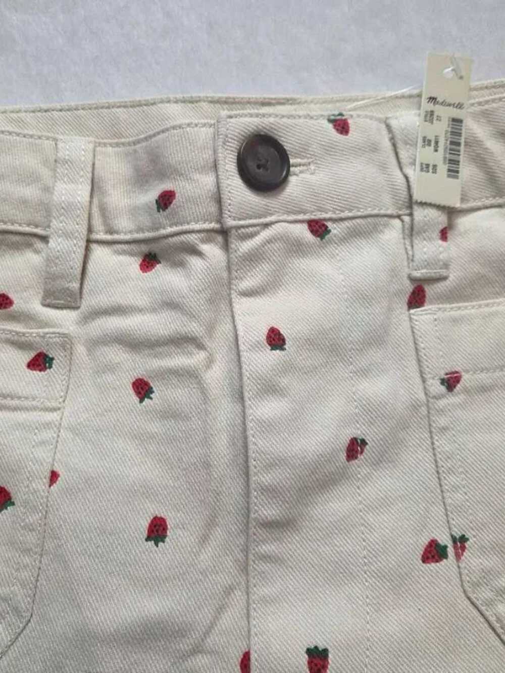 New 26 27 28 Madewell Emmett shorts in fresh strawberries Strawberry print